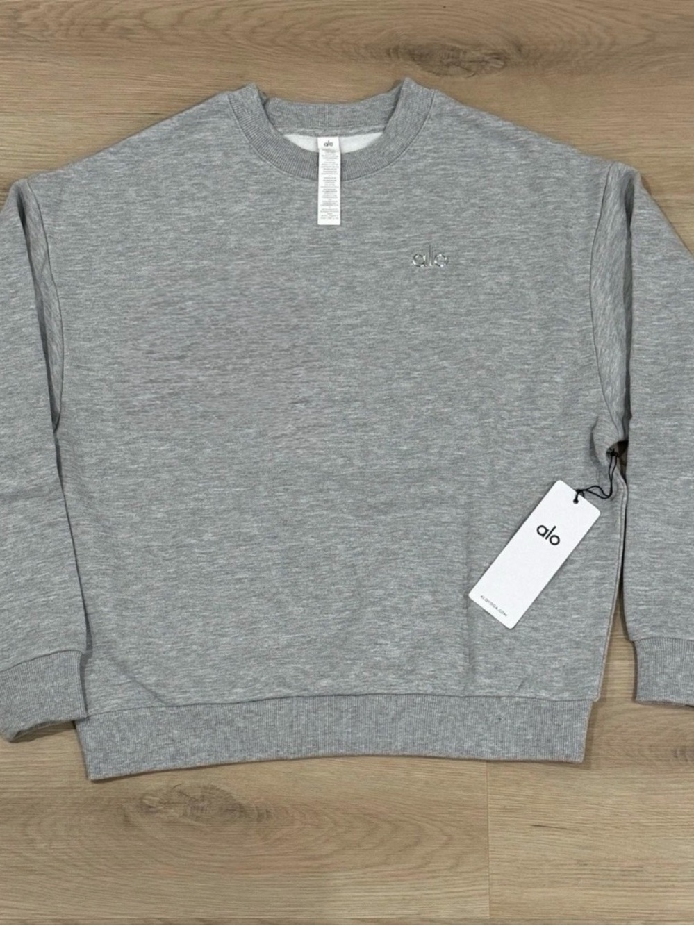 Alo Yoga Accolade Crew Neck Pullover Athletic Heather Grey NEW